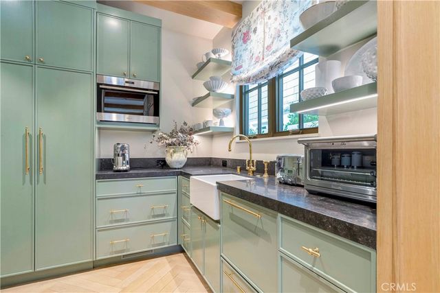 2571 Vista, Newport Beach, CA 92663