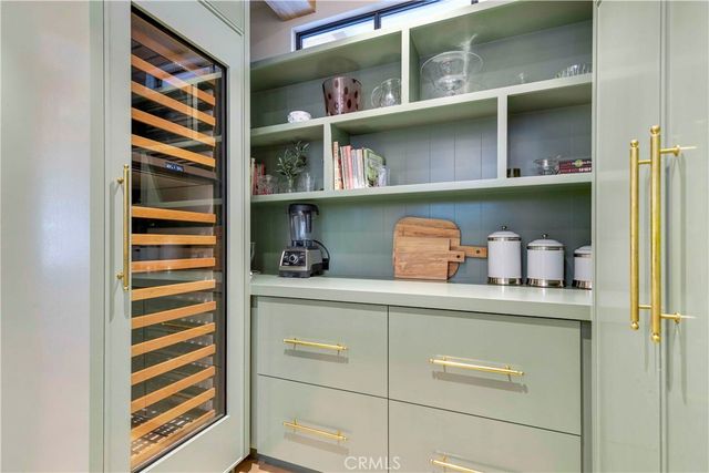 2571 Vista, Newport Beach, CA 92663