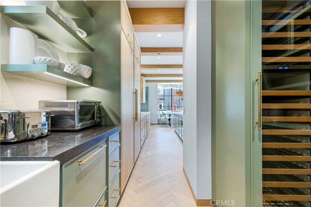 2571 Vista, Newport Beach, CA 92663