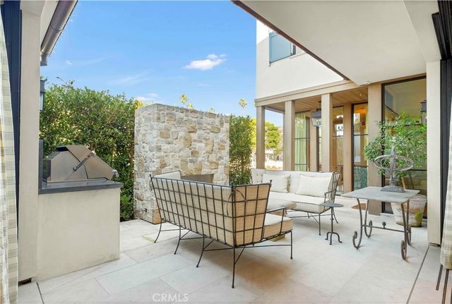 2571 Vista, Newport Beach, CA 92663