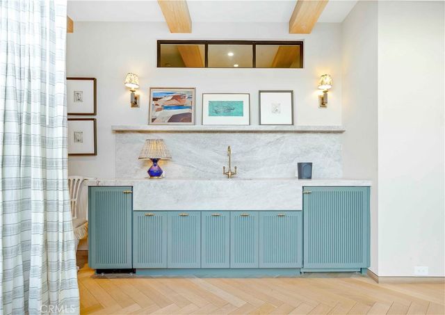 2571 Vista, Newport Beach, CA 92663