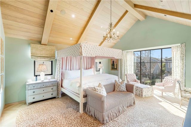 2571 Vista, Newport Beach, CA 92663