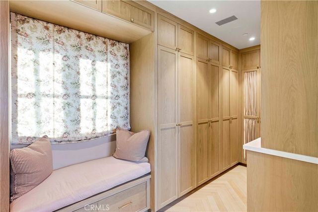 2571 Vista, Newport Beach, CA 92663