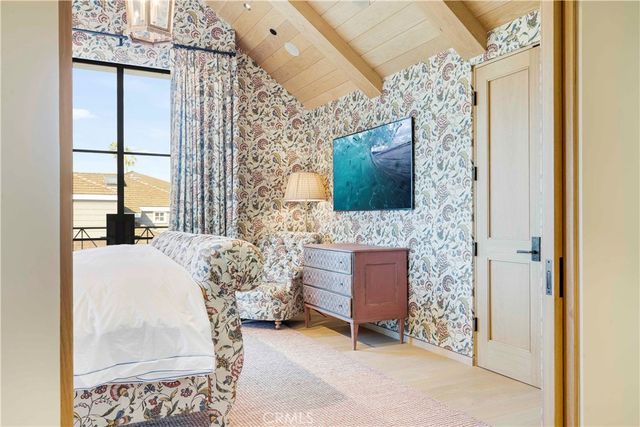 2571 Vista, Newport Beach, CA 92663