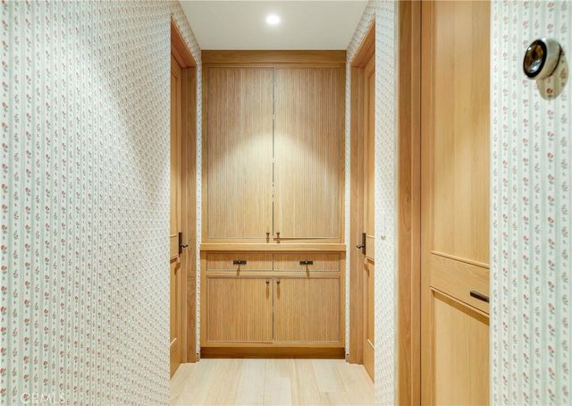 2571 Vista, Newport Beach, CA 92663