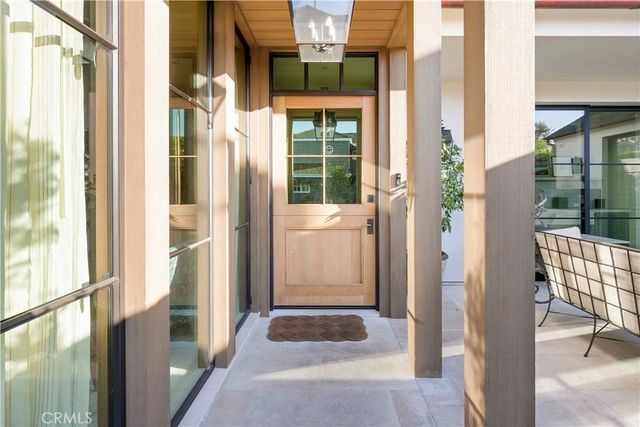 2571 Vista, Newport Beach, CA 92663