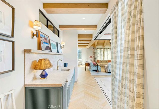 2571 Vista, Newport Beach, CA 92663