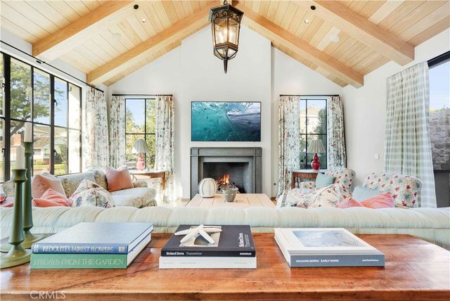 2571 Vista, Newport Beach, CA 92663