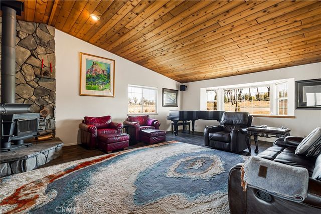 3070 Royal Meadow Lane, Paradise, CA 95969