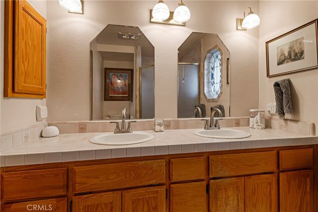 3070 Royal Meadow Lane, Paradise, CA 95969