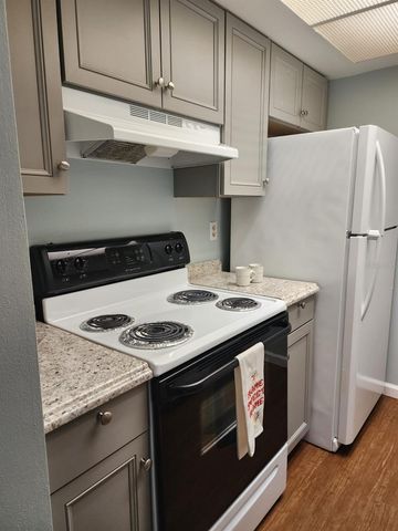 6082 PEREGRINE AVENUE D11, Orlando, FL 32819