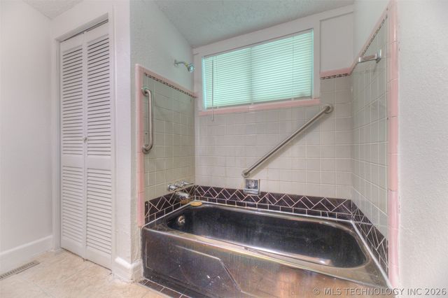 2234 N Main Street, Tulsa, OK 74106