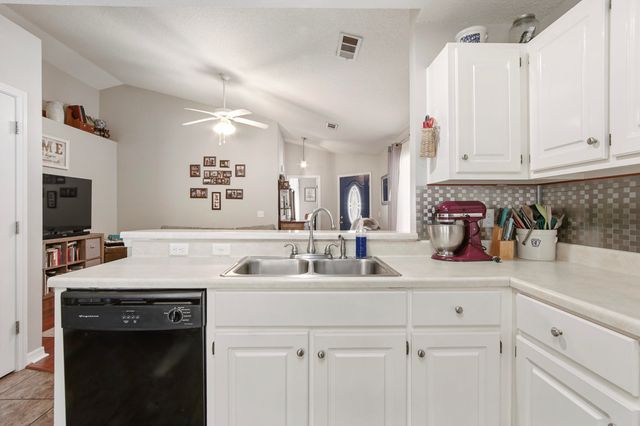 480 Timber Wind Drive, Defuniak Springs, FL 32433