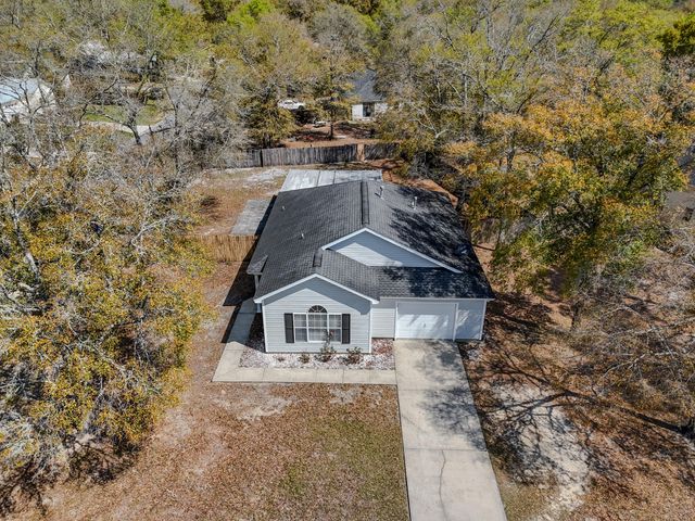 480 Timber Wind Drive, Defuniak Springs, FL 32433