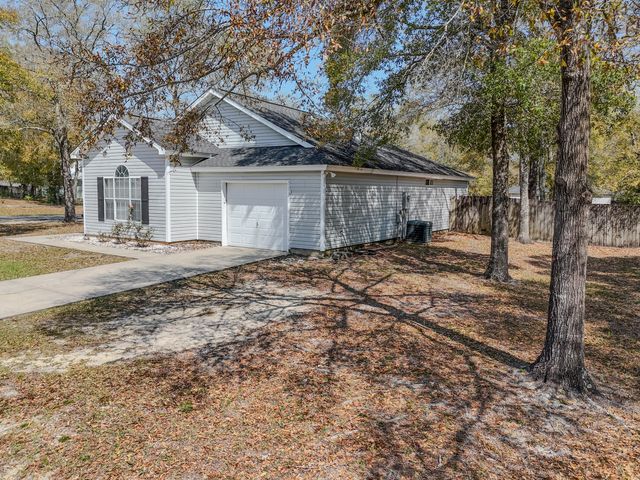 480 Timber Wind Drive, Defuniak Springs, FL 32433