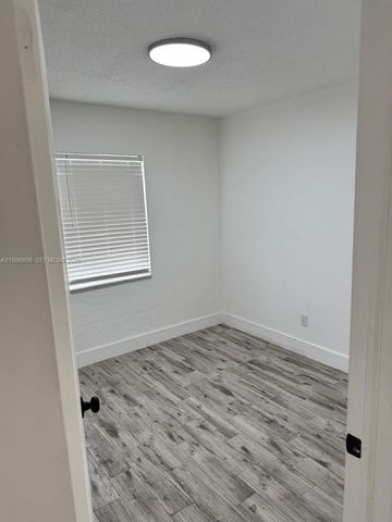 5420 E 7th Ave 2, Hialeah, FL 33013