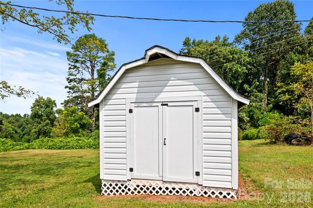 648 Scotts Creek Road, Statesville, NC 28625