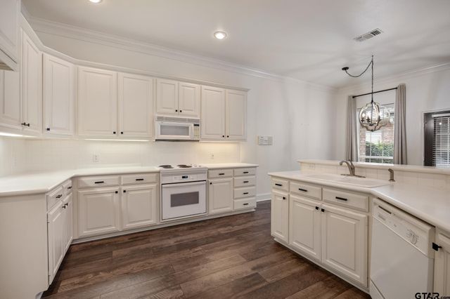 2313 Dietz Ln, Tyler, TX 75701