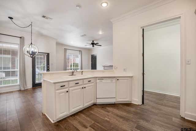 2313 Dietz Ln, Tyler, TX 75701