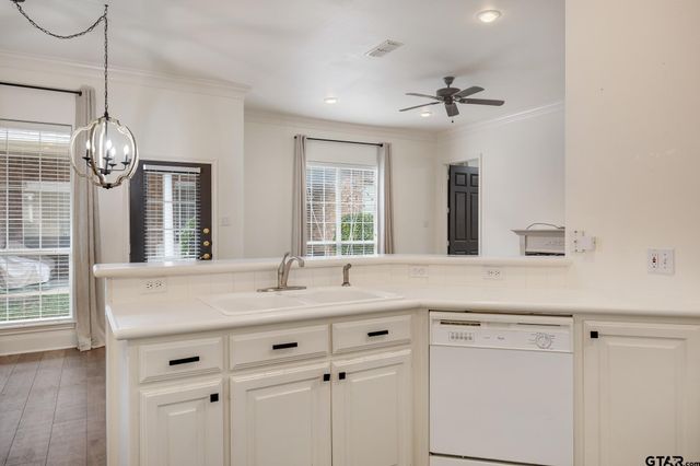 2313 Dietz Ln, Tyler, TX 75701