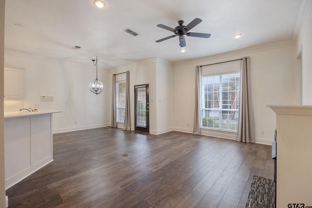 2313 Dietz Ln, Tyler, TX 75701