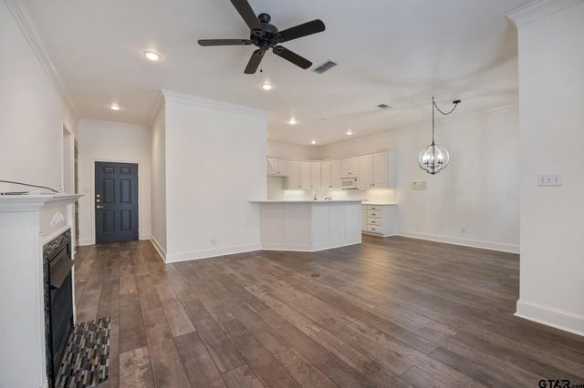 2313 Dietz Ln, Tyler, TX 75701