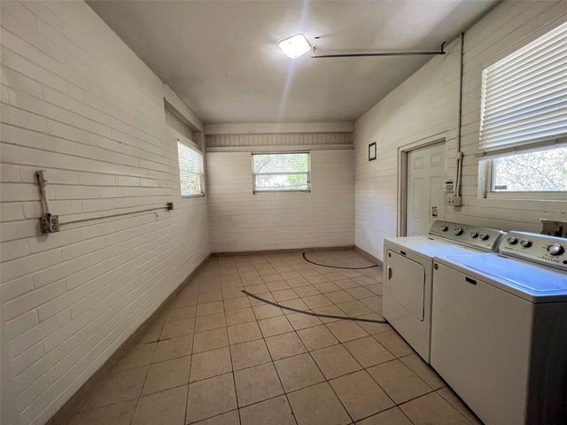 1516 NW 14TH AVENUE, Gainesville, FL 32605