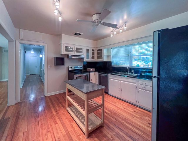 1516 NW 14TH AVENUE, Gainesville, FL 32605