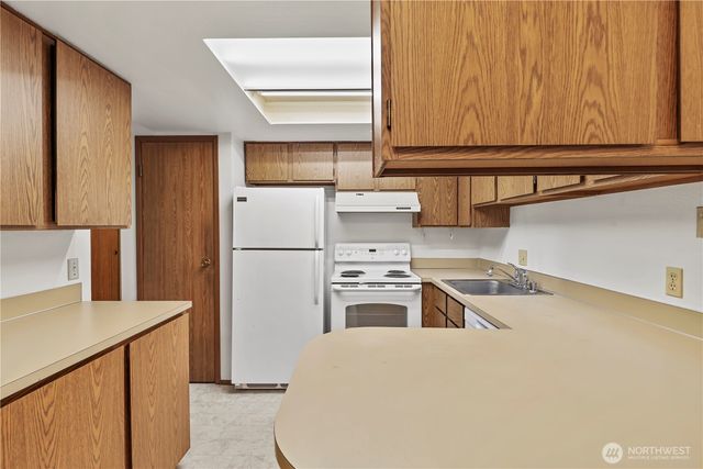 6822 NE 153rd Pl, Kenmore, WA 98028