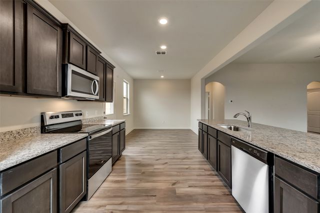 111 Bandana Circle, Newark, TX 76071