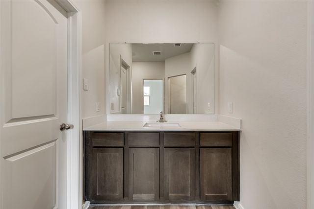 111 Bandana Circle, Newark, TX 76071