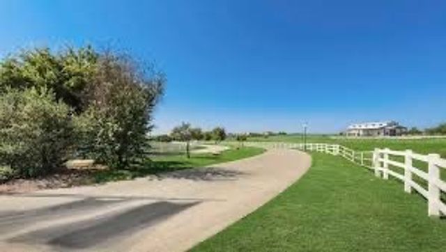 111 Bandana Circle, Newark, TX 76071