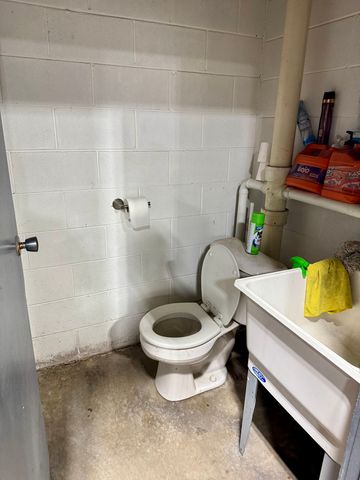 4101 S Oakley Avenue, Chicago, IL 60609