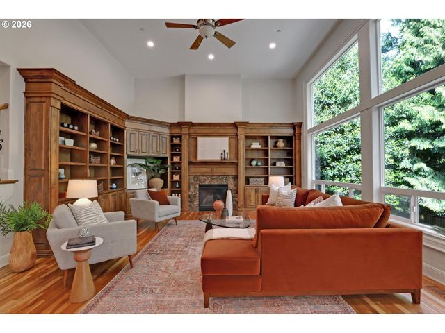 8553 Nw LOVEJOY St, Portland, OR 97229