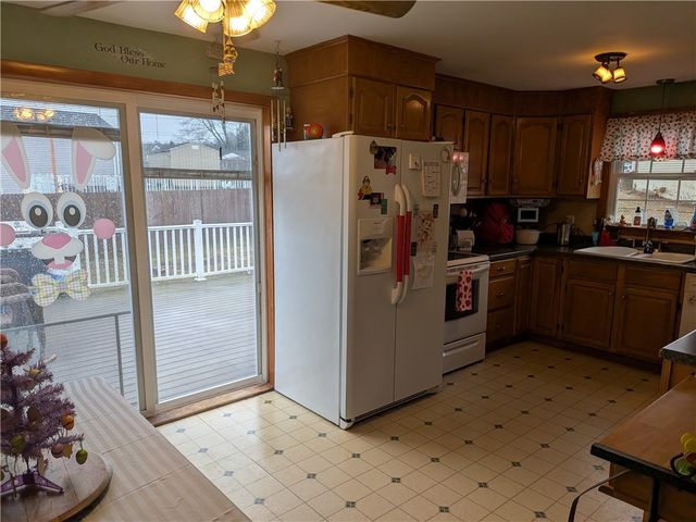 18 Noella Avenue, Coventry, RI 02816