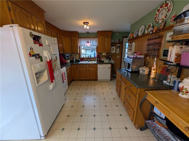 18 Noella Avenue, Coventry, RI 02816