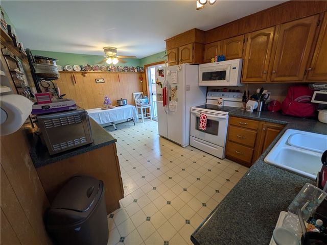 18 Noella Avenue, Coventry, RI 02816