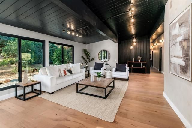 2951 Anaheim St, Escondido, CA 92025