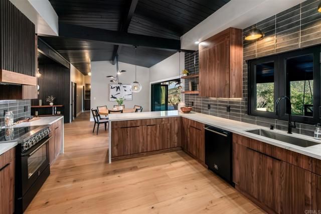 2951 Anaheim St, Escondido, CA 92025