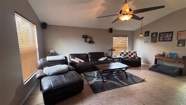 1045 KELSEY AVENUE, Oviedo, FL 32765
