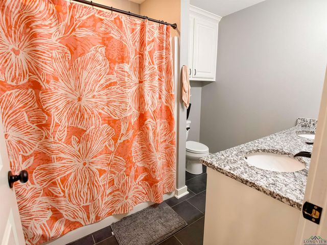 139 Hyacinth Rd, Gilmer, TX 75645