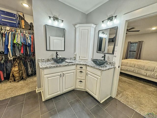 139 Hyacinth Rd, Gilmer, TX 75645