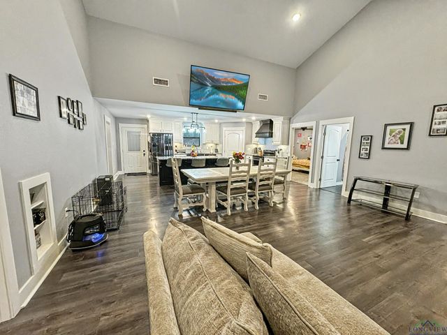 139 Hyacinth Rd, Gilmer, TX 75645