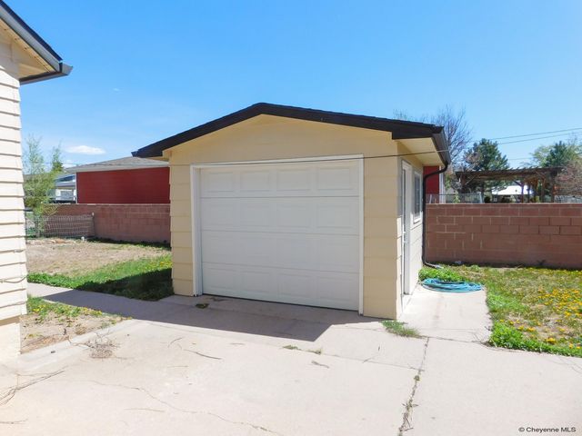 3503 MYERS CT, Cheyenne, WY 82001