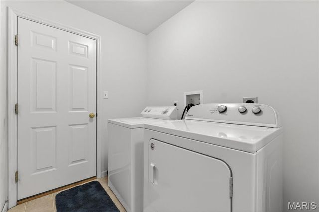 1716 Preston Centre Drive, Fenton, MO 63026