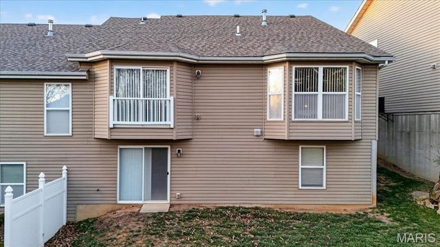 1716 Preston Centre Drive, Fenton, MO 63026
