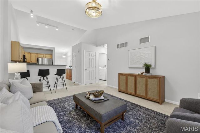 1716 Preston Centre Drive, Fenton, MO 63026