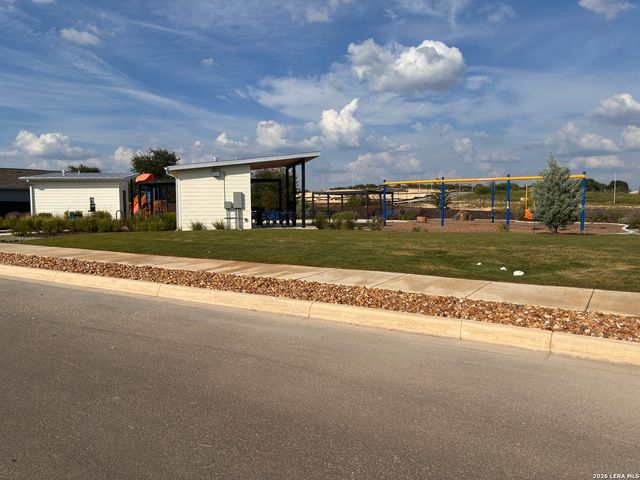 232 Kayden Ct, Marion, TX 78124