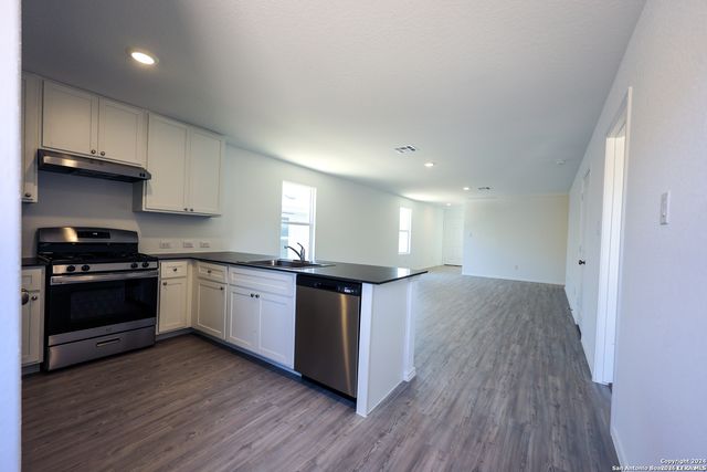232 Kayden Ct, Marion, TX 78124
