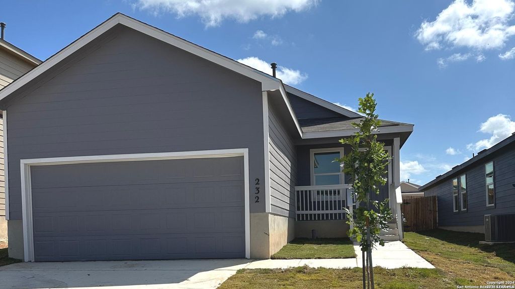232 Kayden Ct, Marion, TX 78124